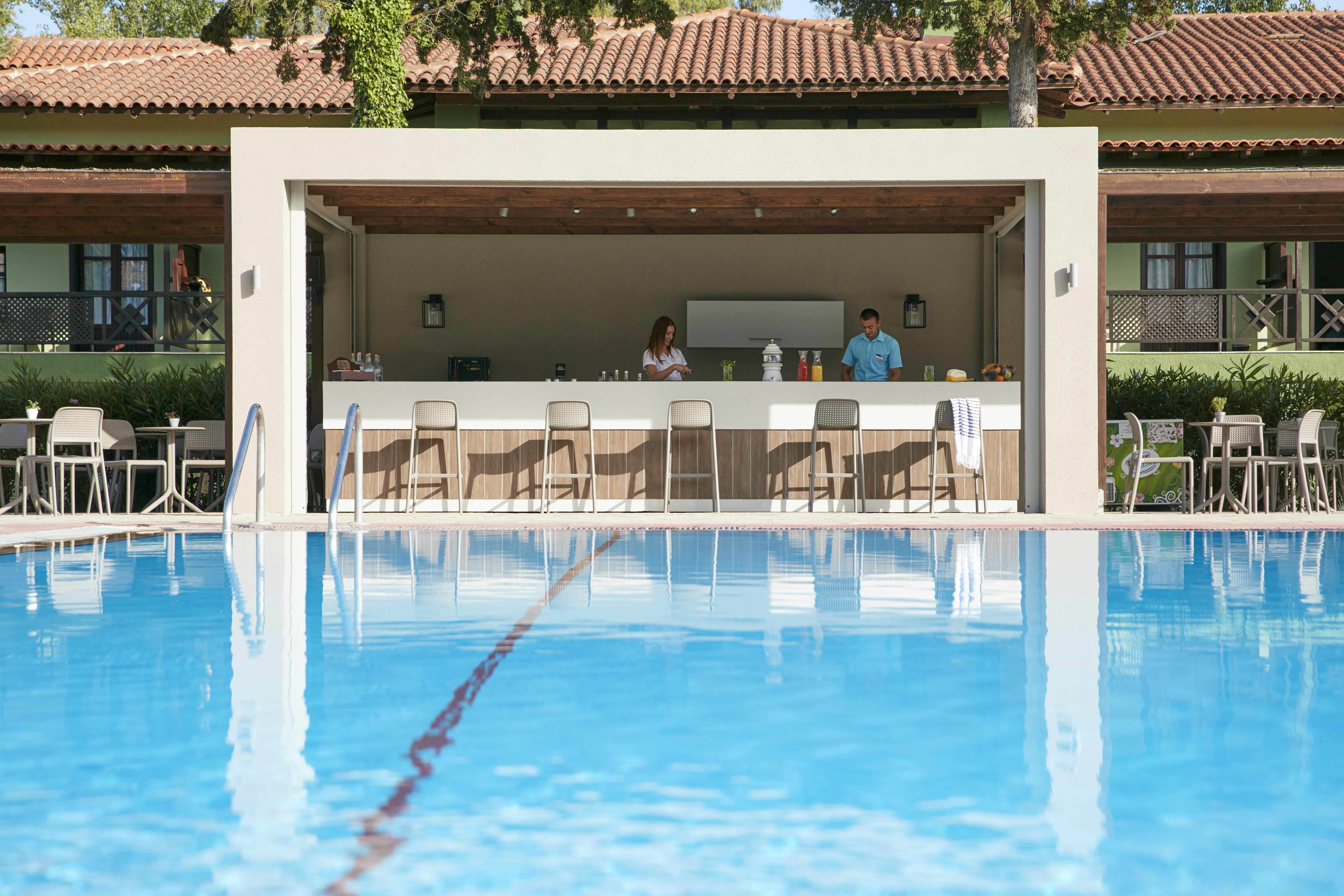 Simantro Resort Sani  Eksteriør billede Pool bar