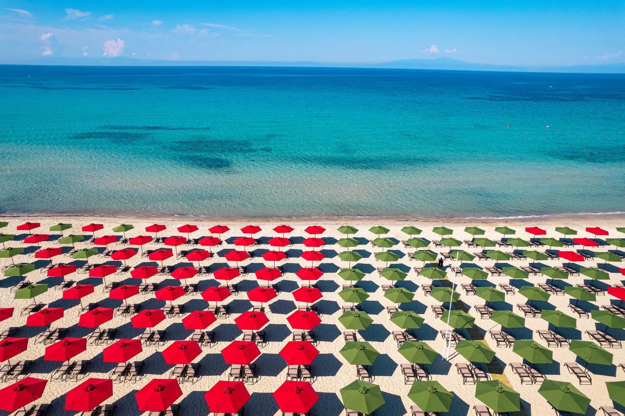 Simantro Resort Sani  Eksteriør billede The beach of Portals Nous