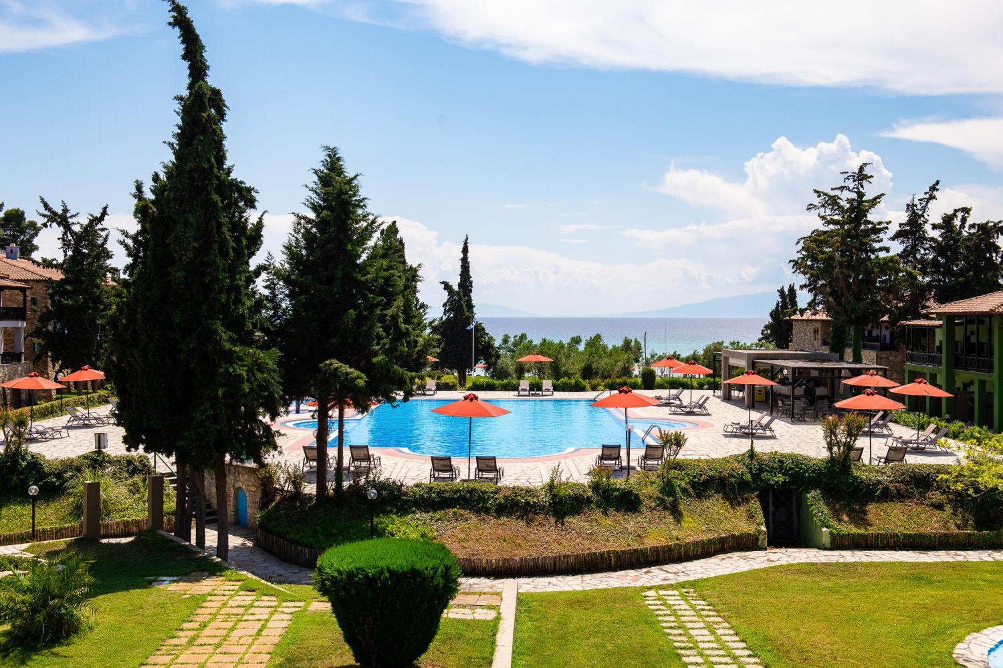 Simantro Resort Sani  Eksteriør billede The pool at the Athens Olympic Centre