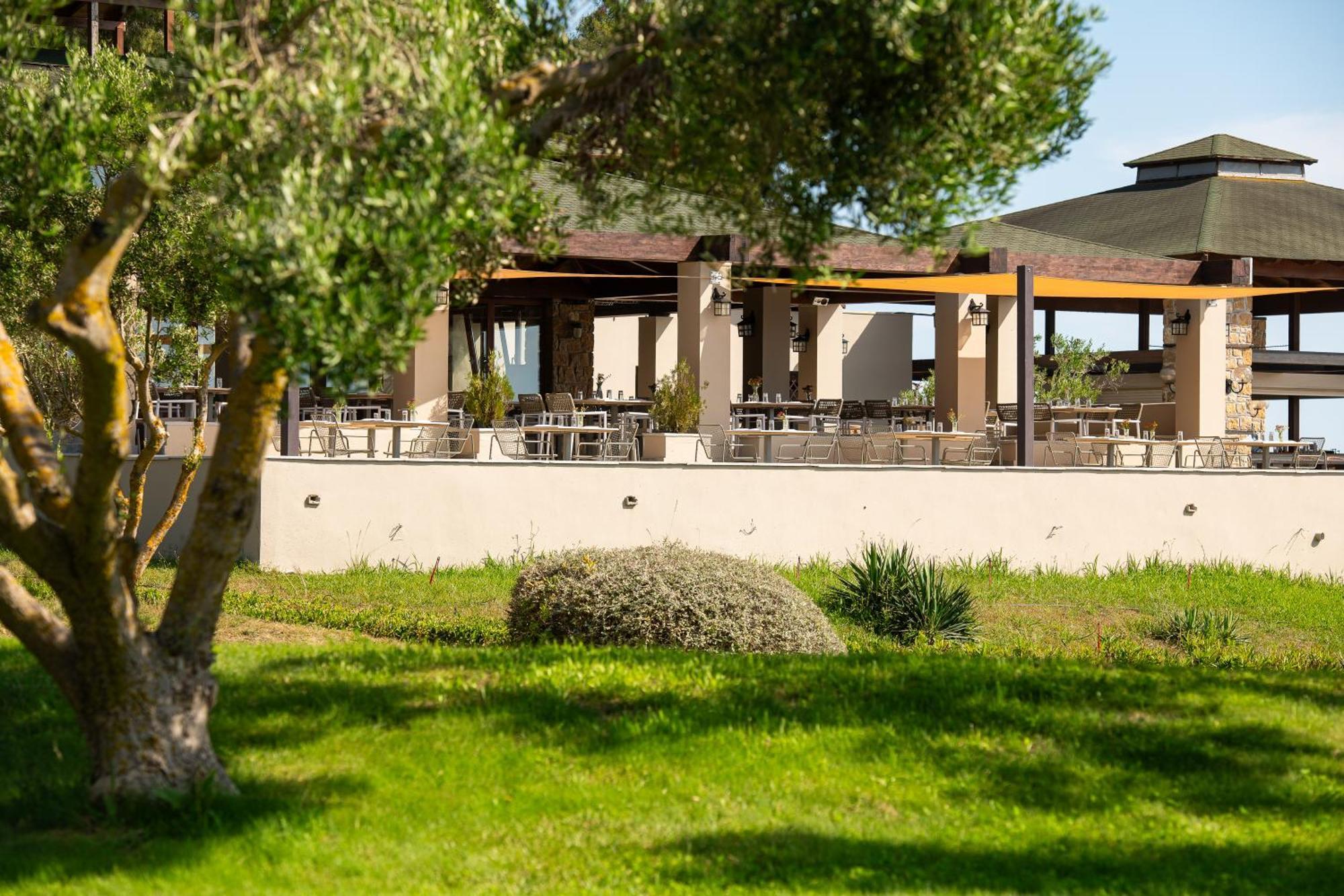 Simantro Resort Sani  Eksteriør billede The campus of the University of Patras
